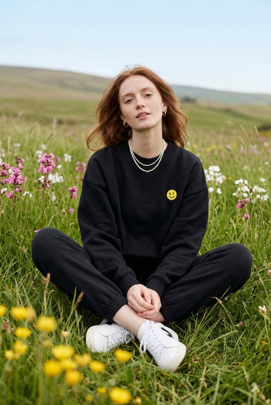 Gilly Hicks Find Your Happy Place Black Smiley Face Crewneck Sweatshirt XL